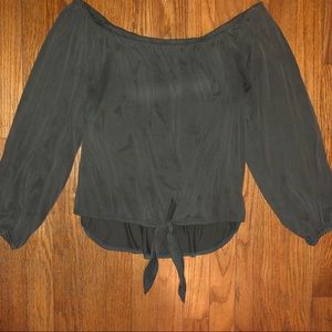 *SOLD* Off the should crop top